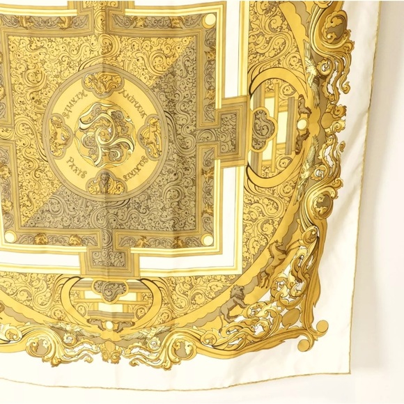 EUC$585 HERMES Gold SCARF - Picture 15 of 16